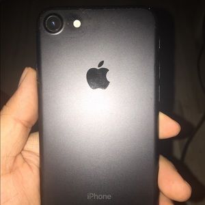iPhone 7 for sell don’t use it no more and just want it out my hands 💯💯